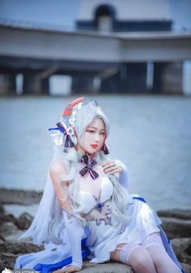 《裙子里面是野兽》_1080免费播放