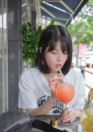 老八吃奥利给原版视频的播放地址_高清天堂在线